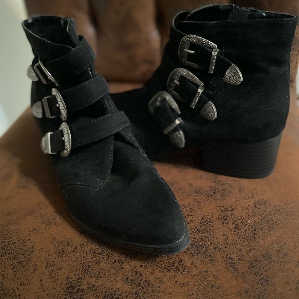Black 3 Buckle Bootie